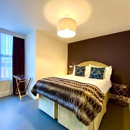 Stunning Apartment - 1 Minute Walk To Poole Quay - Great Location - Free Parking - Fast Wifi - Smart Tv - Newly Decorated - Sleeps Up To 2! Close To Poole & Bournemouth & Sandbanks Extérieur photo